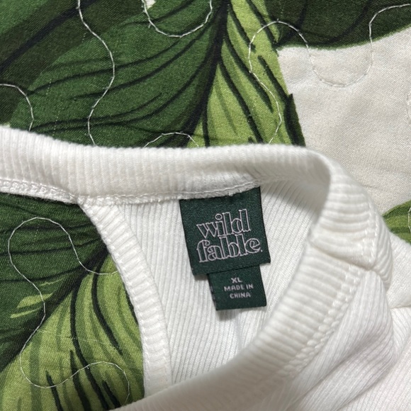 White Crop Top - Picture 2 of 3